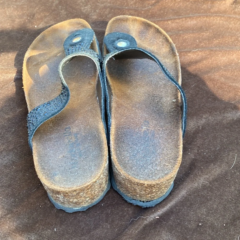 Sandals - Picture 2 of 4